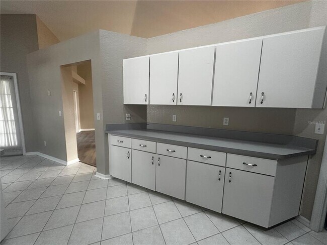 Building Photo - 10061 SW 74th Terrace