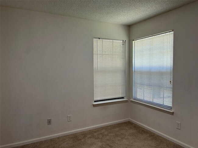Building Photo - 30443 Arborg Dr