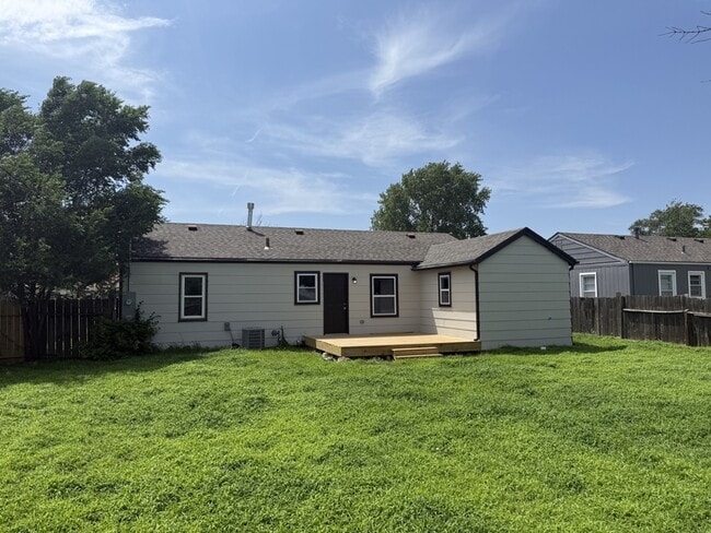 Building Photo - 42 Halsey Dr