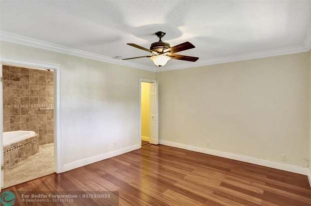 Building Photo - 361 SW 60th Ave