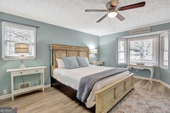 Building Photo - 300 Briarwood Rd