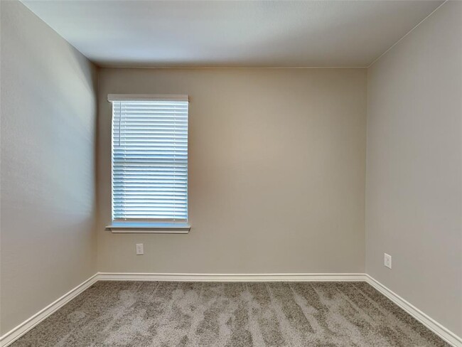 Building Photo - 142 Yellowbark St