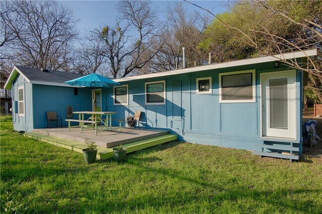 Building Photo - 1503 Robert Weaver Ave