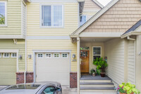 Building Photo - Hillsboro Home Minutes to Maxx, Pacific Un...