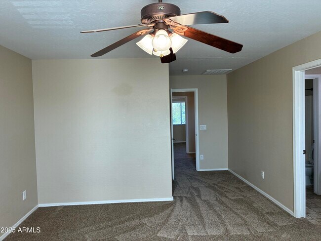 Building Photo - 15326 W Lundberg St