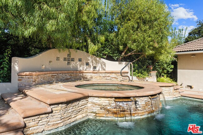 Building Photo - 4315 Clybourn Ave