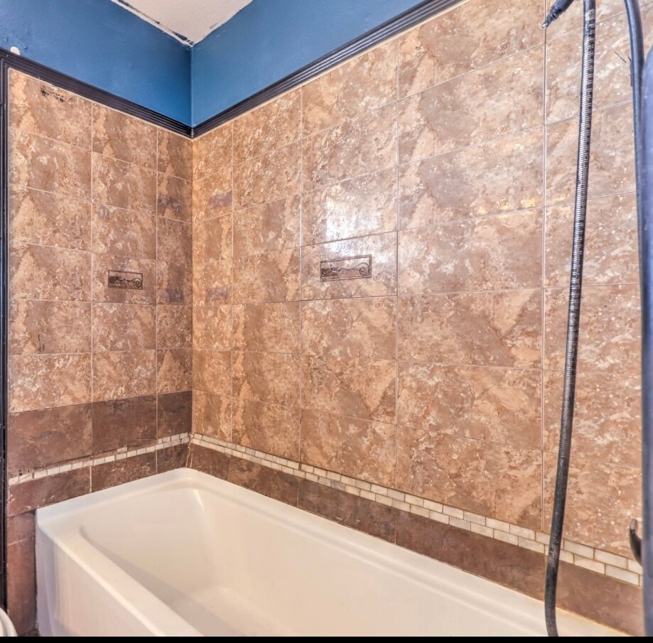 Building Photo - 4420 Shalimar Ave