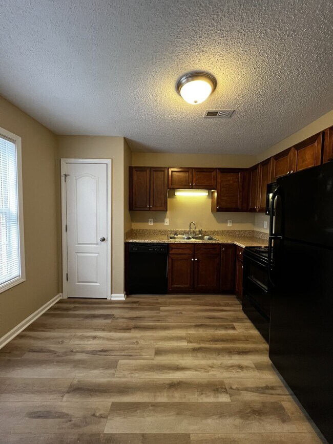 Building Photo - 541 Patriot Park Ct