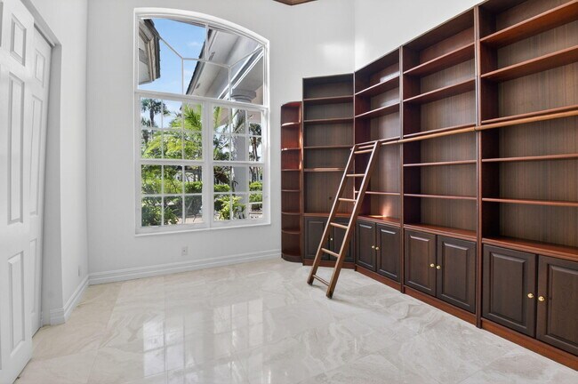 Building Photo - 16164 Bridlewood Cir