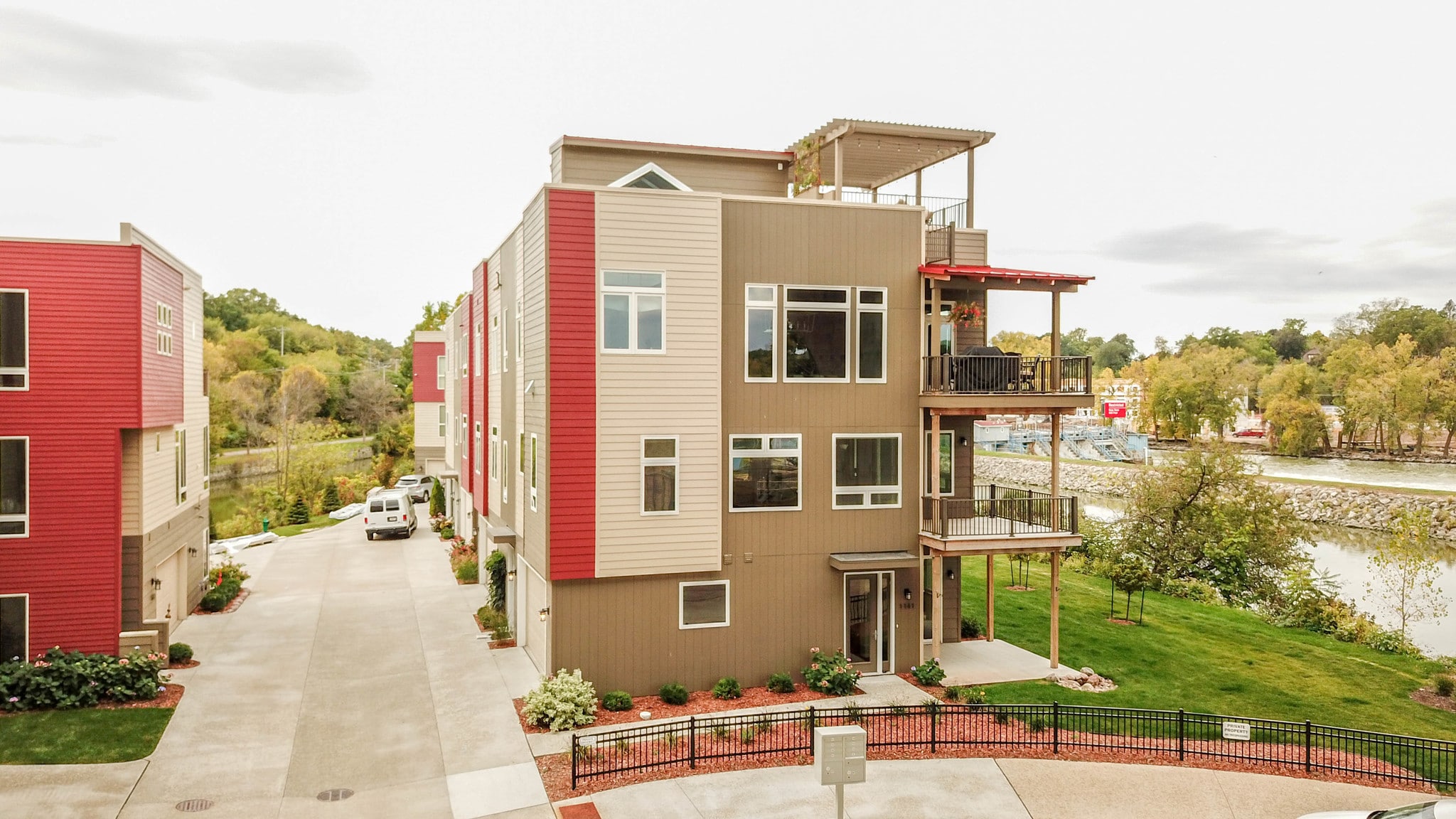 Building Photo - 1141 E Banta Ct