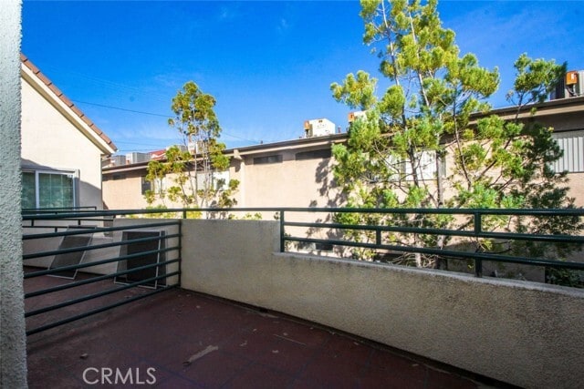 Building Photo - 719 E Providencia Ave