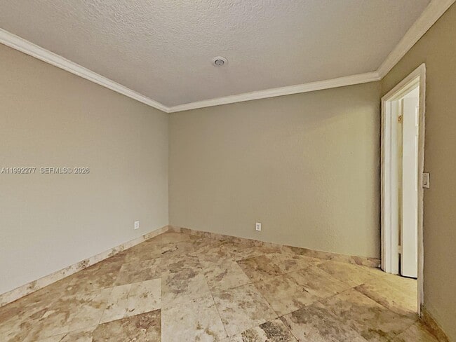 Building Photo - 800 SW 87th Terrace