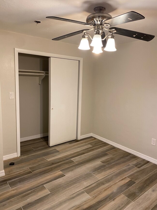 Building Photo - 8485 Sunset Dr