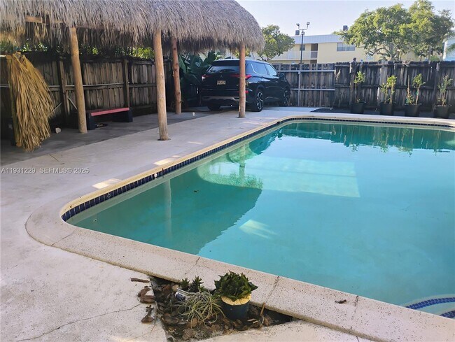 Building Photo - 0 Thomas St