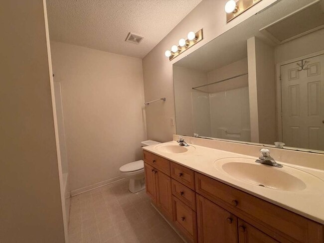 Building Photo - 6007 Cougar Ln