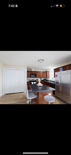 Building Photo - 10029 Ash St