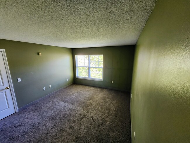 Building Photo - 104 Mill St