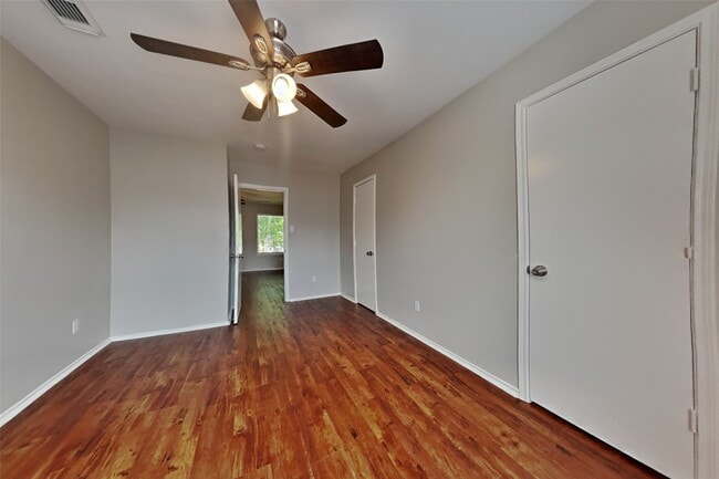 Building Photo - 19538 Shady Bank Dr