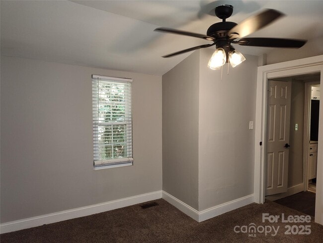 Building Photo - 3401 Bonaire Dr