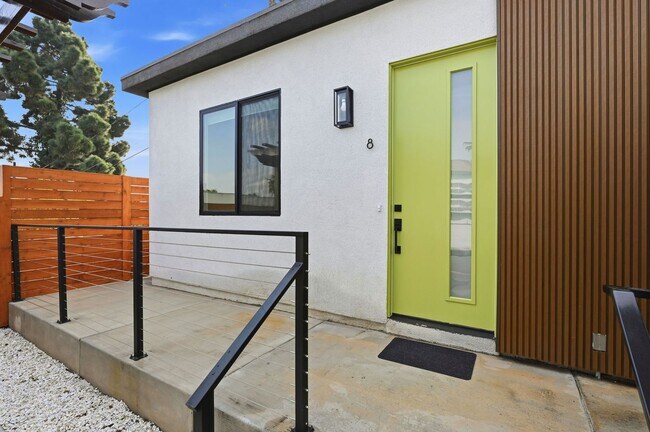 Building Photo - 2735 Broadway-8