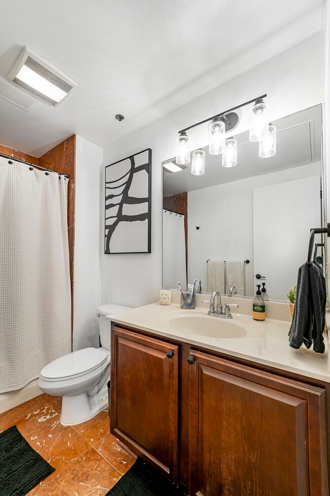 Building Photo - 1550 S Blue Island Ave