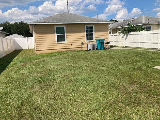 Building Photo - 4634 College Dr