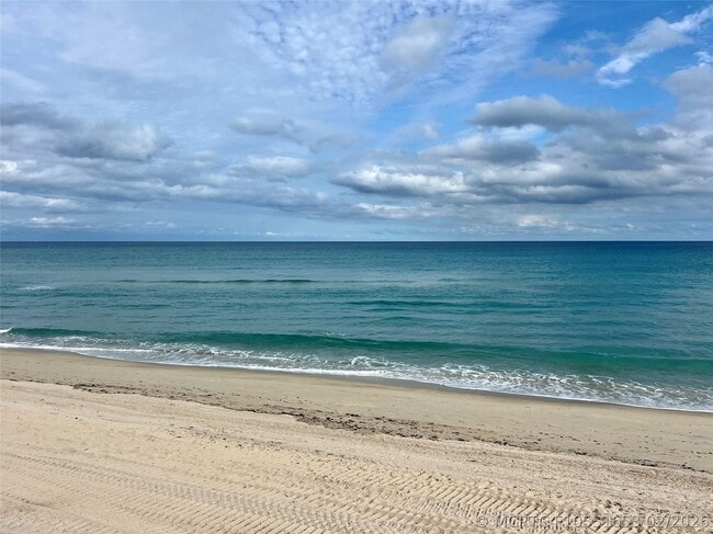Building Photo - 3460 S Ocean Blvd