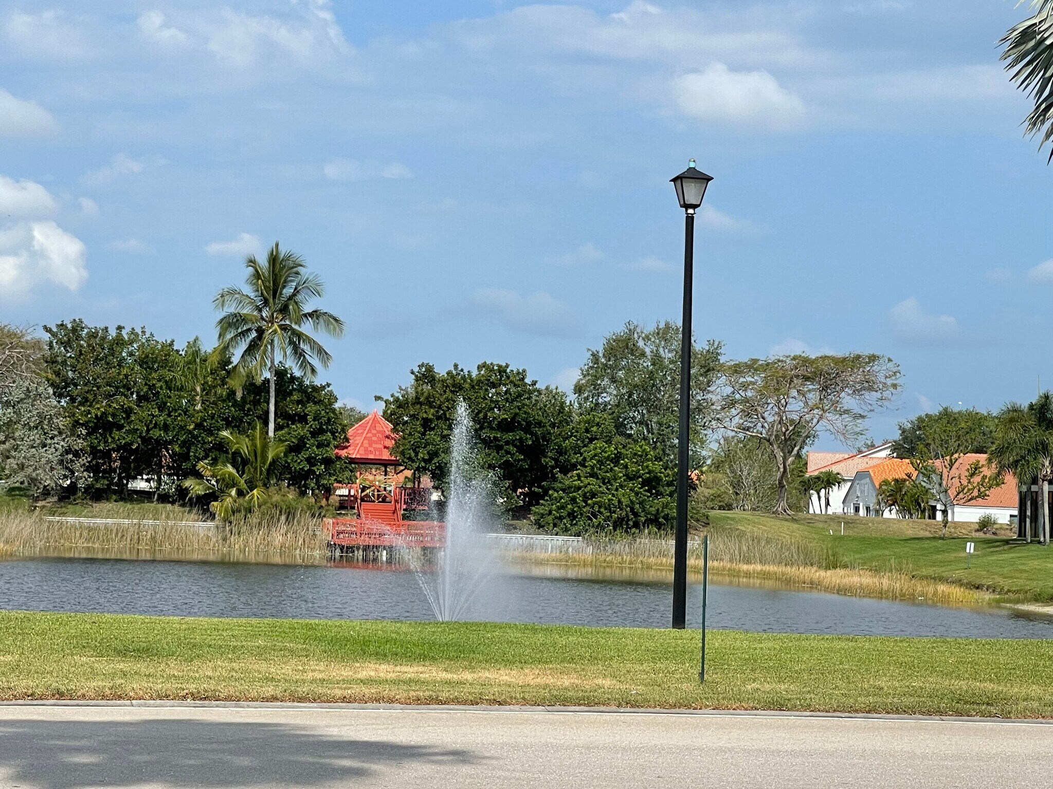 Lake side - 7942 Lexington Club Blvd