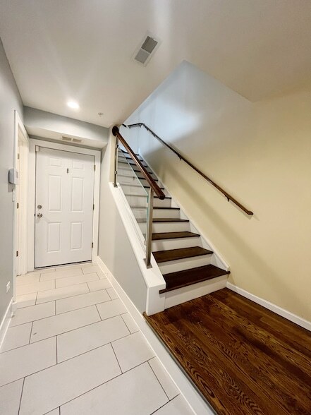 Building Photo - 3527 S Parnell Ave