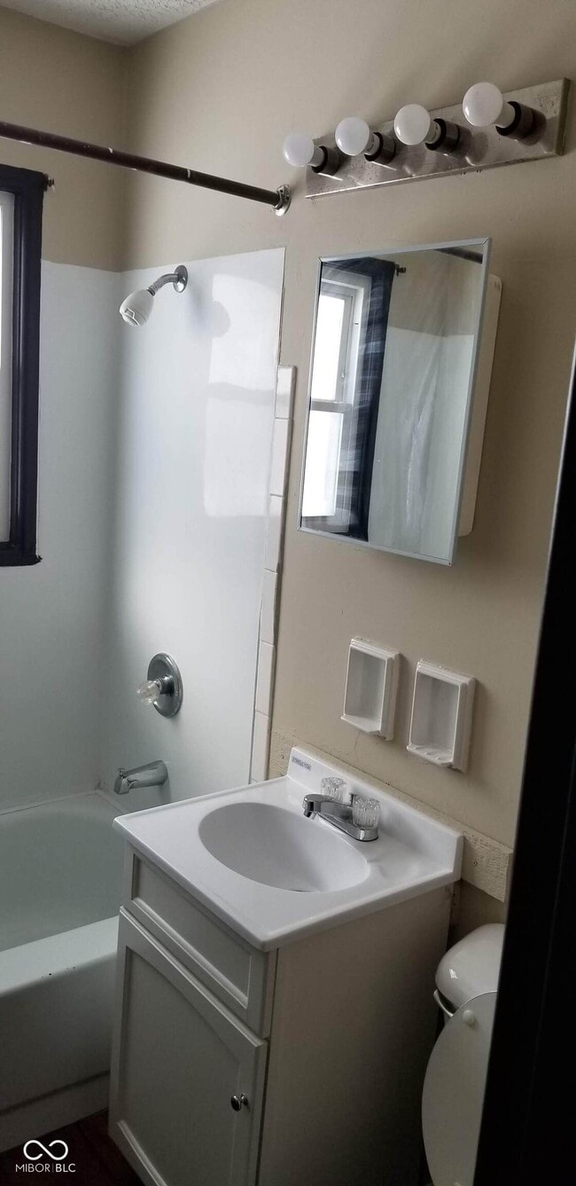 Building Photo - 8803 Balboa Ct