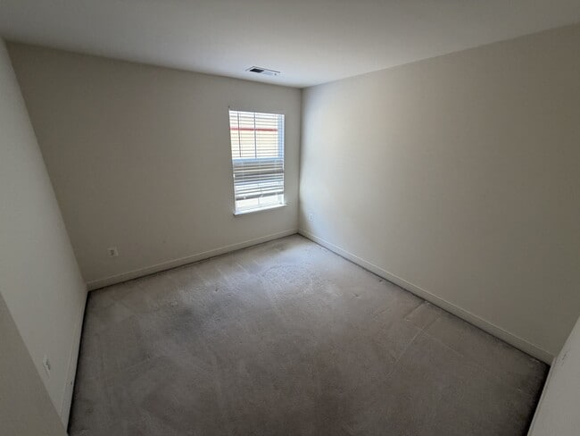 Building Photo - 3921 Braveheart Cir