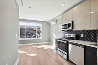 Building Photo - 1615 Poplar St