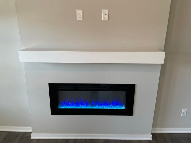 Building Photo - 2302 SW Plaza Pkwy