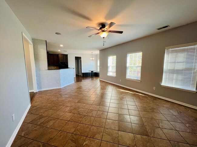 Building Photo - 4818 Summerside Dr