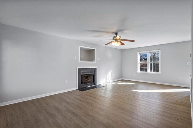 Building Photo - NEWLY RENOVATED 4 BEDROOM HOME IN ASHBROOK