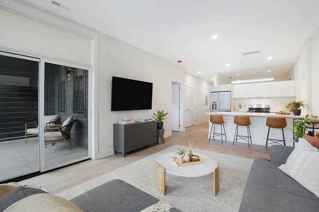 Building Photo - 3924 N Lincoln Ave