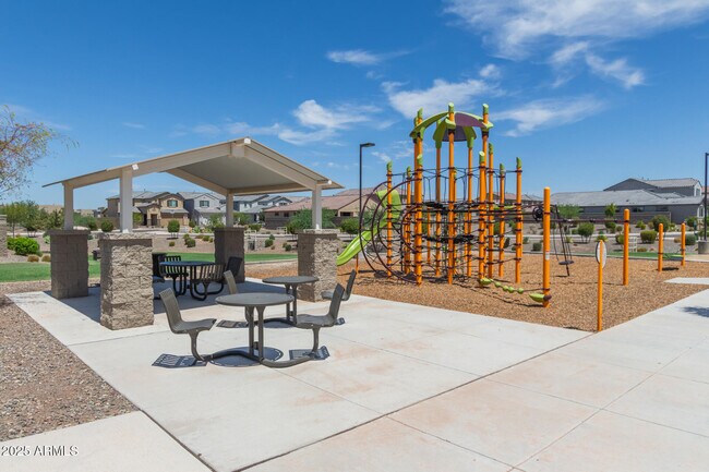 Building Photo - 6918 W Winston Dr