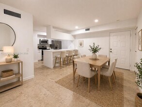 Building Photo - 450 S Park Rd