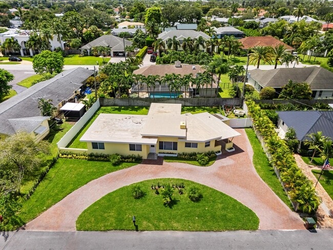Building Photo - 7531 Edgewater Cir