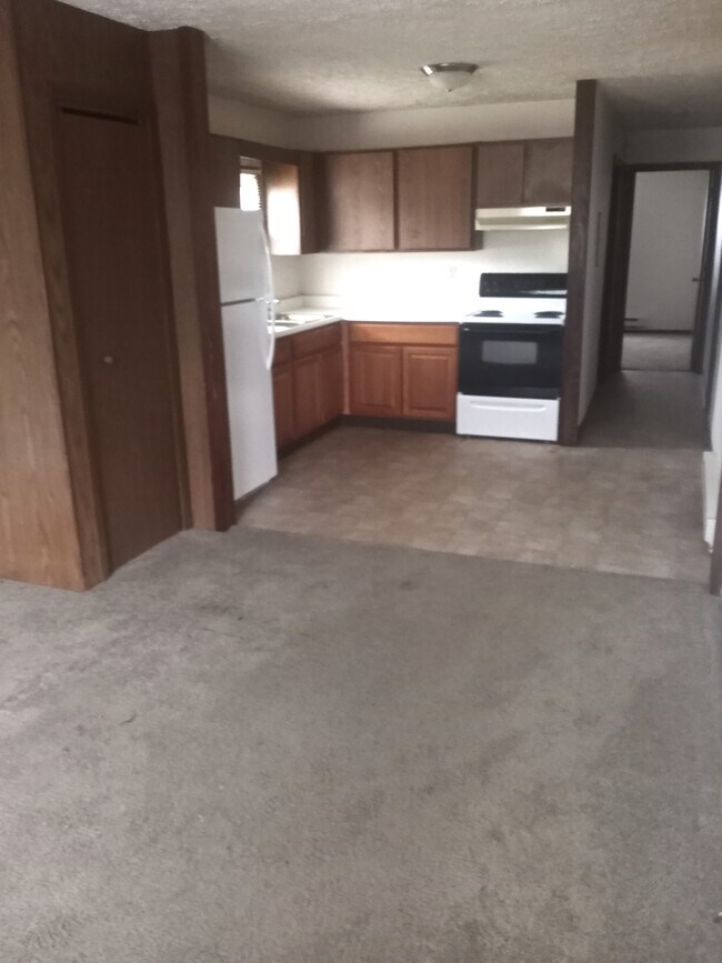 Building Photo - Colchester Apartments