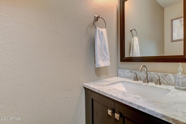 Building Photo - Fantastic Chandler Home!