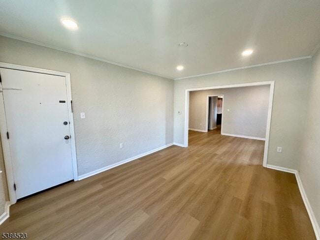 Building Photo - 6 Swaine Pl