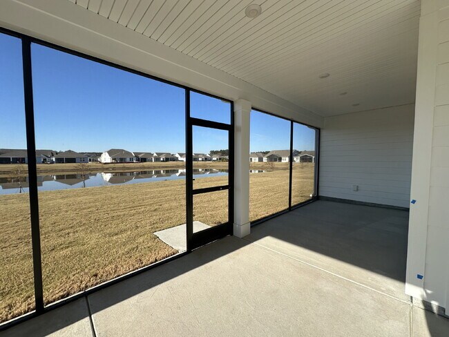 Building Photo - Spacious New Home in Sun City!