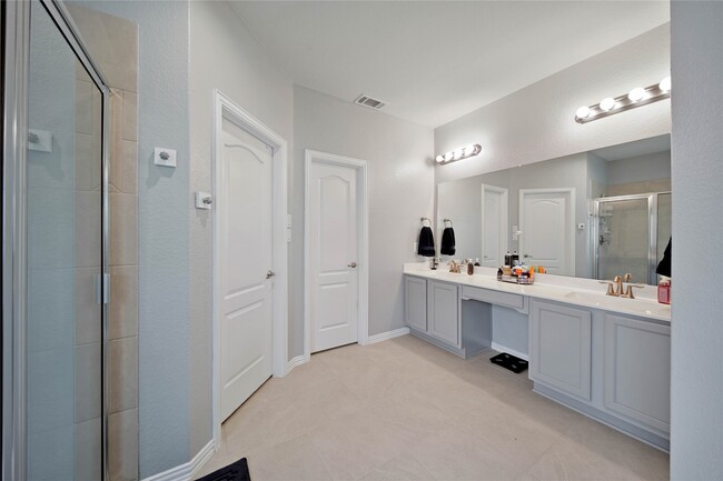 Building Photo - 26028 Brixham Oaks Dr