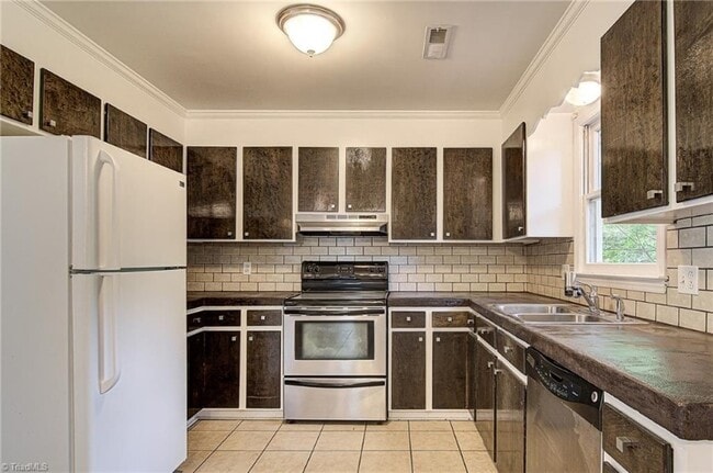 Building Photo - 1508 Trinity Garden Cir
