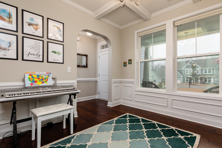 Building Photo - 205 Parrish Ln