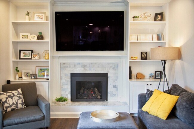 Building Photo - 2S316 Arrowhead Dr