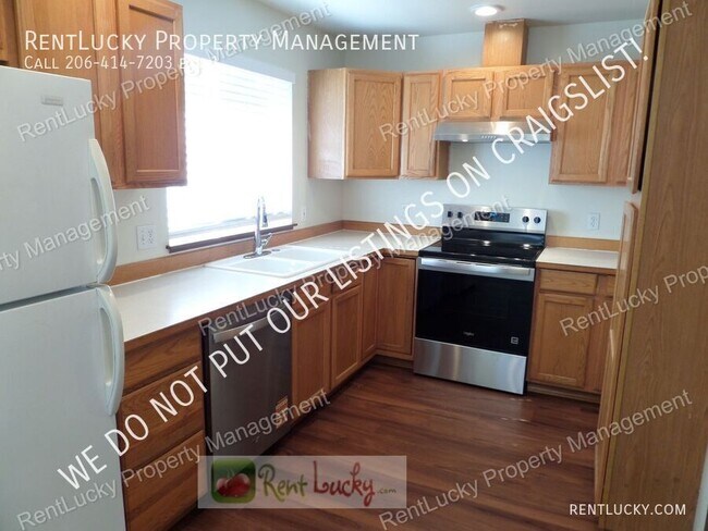 Building Photo - 1516 S Puget Dr