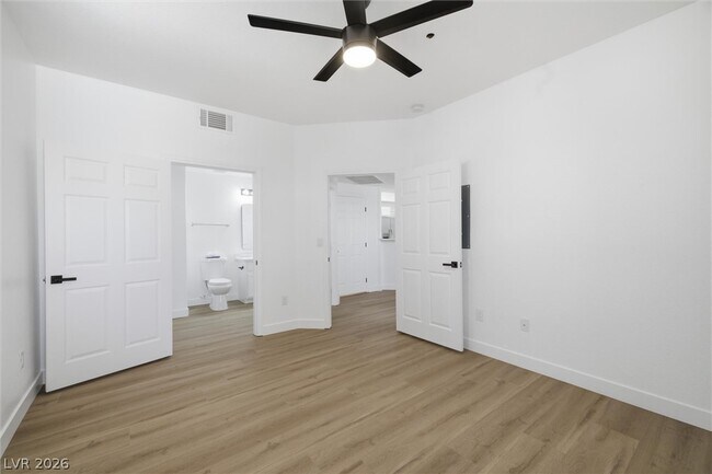 Building Photo - 5855 Valley Dr