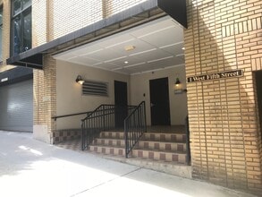 Building Photo - 1 W FIFTH ST UNIT 205
